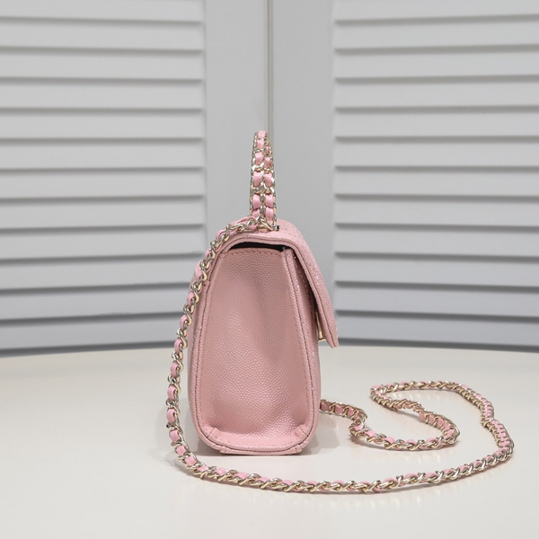 シャネルバッグ背面デザイン